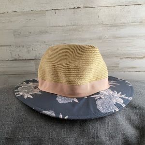 Foxy Beach Hat